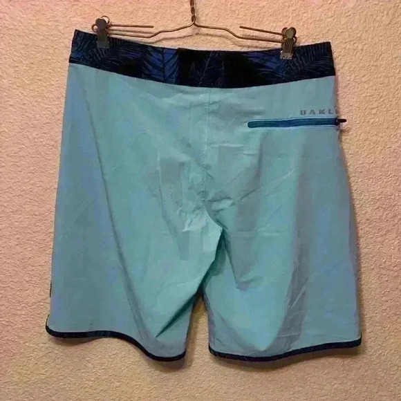 Oakley blue Men’s swim trunks sz S beach vacation resort wear swim suit shorts - Picture 5 of 7